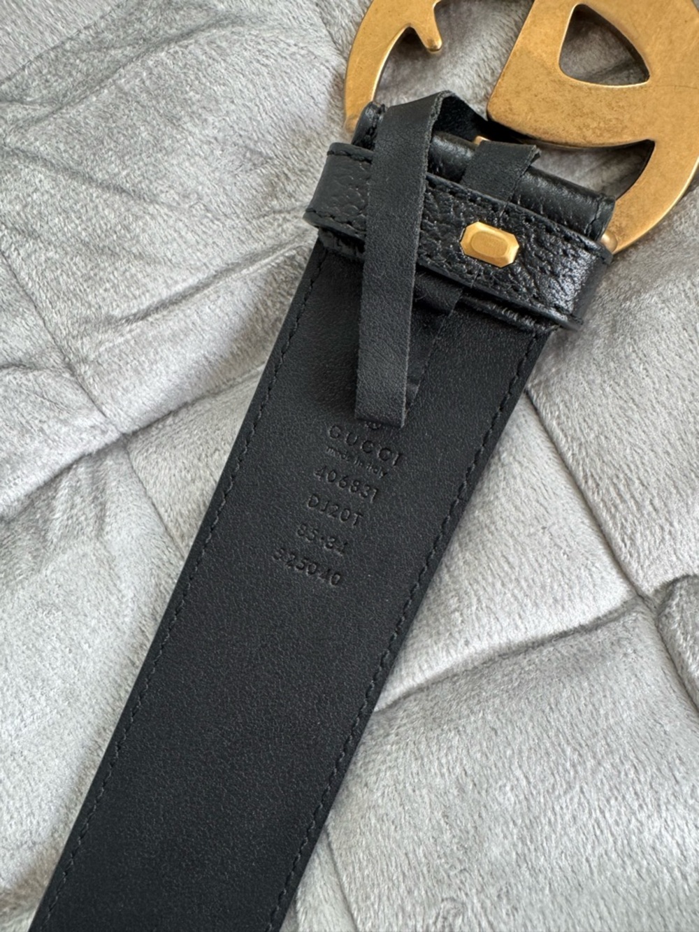 Gucci Black Leather Belt with Antique Gold Double G Buckle - Picture 4 of 4